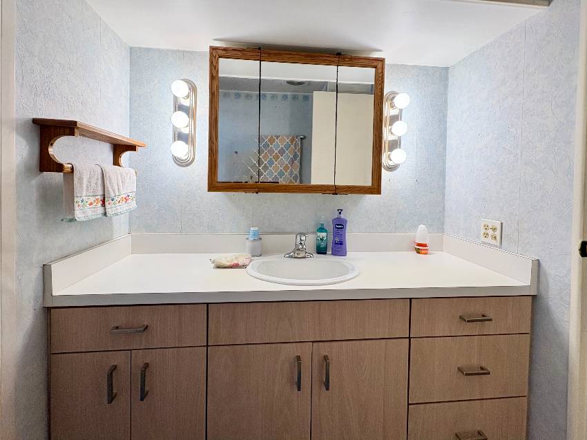 909 Kenoma W a Venice, FL Mobile or Manufactured Home for Sale